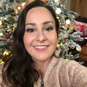 Meet your Posher, Leanna